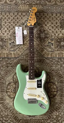 STRATOCASTER IN BIRCH