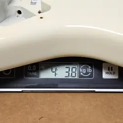 2024 FENDER AMERICAN PROFESSIONAL II STRAT ALDER BODY OLYMPIC WHITE USA GUITAR