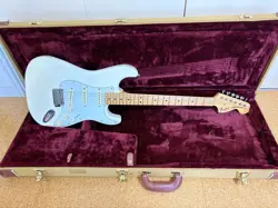 ELECTRIC GUITAR FENDER HYBRID 68 STRATOCASTER ARCTIC WHITE MADE IN JAPAN & CASE