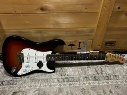 FENDER AMERICAN STANDARD STRATOCASTER WITH ROSEWOOD FRETBOARD 3-COLOR SUNBURST