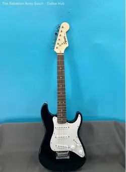 FENDER STRATOCASTER MINI PRACTICE GUITAR W/ NYLON CASE, WHITE BLACK, TESTED