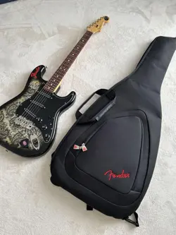 STRATOCASTER BLACK PAISLEY