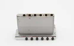 STRATOCASTER PLUS BRIDGE