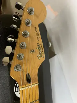 STRATOCASTER RED GUITAR