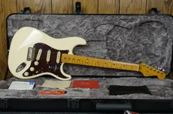 FENDER AMERICAN PROFESSIONAL II STRATOCASTER OLYMPIC WHITE / MAPLE NECK - MINT