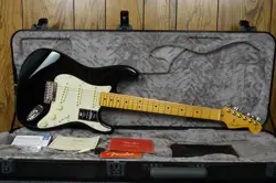 FENDER AMERICAN PROFESSIONAL II STRATOCASTER BLACK / MAPLE NECK - MINT