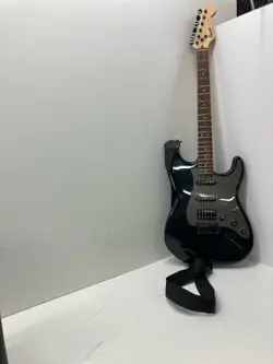 FENDER SQUIER BULLET STRAT - INDONESIA (P06023699)