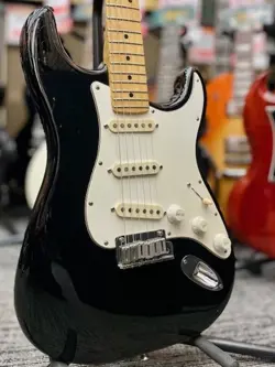 STRATOCASTER -BLACK/MAPLE-