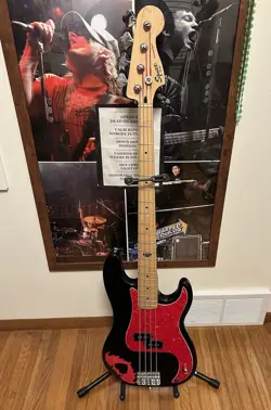 2008 FENDER SQUIRE PETE WENTZ SIGNATURE P-BASS