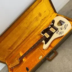 FENDER JAPAN JAZZMASTER AUTOGRAPHED BY SILENT SIREN MEMBERS, USED