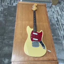 FENDER MG69 YWH