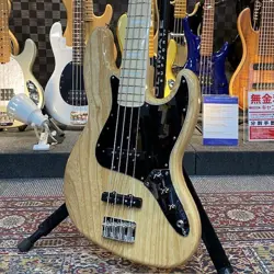 FENDER MADE IN JAPAN TRADITIONAL 70S JAZZ BASS 4.05KG