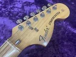 1990'S ELECTRIC GUTIAR