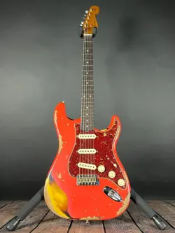 STRATOCASTER HEAVY RELIC-