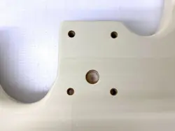 LOADED BODY 4-STRING