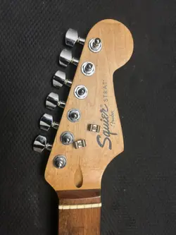 SQUIER BY FENDER SE STRATOCASTER GUITAR NECK ROSEWOOD FRETBOARD W/TUNERS