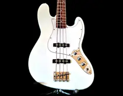 ?FAST, FREE SHIPPING!? J STYLE ELECTRIC BASS GUITAR +SOFT CASE/GIG BAG +STRAP!