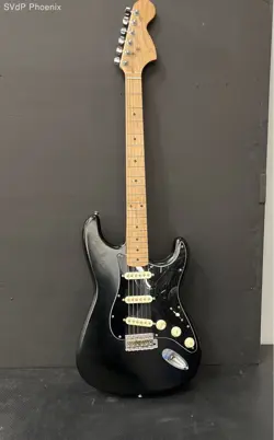 SIX STRINGS ELECTRIC