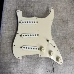 1997 FENDER  MIM STRATOCASTER GUITAR LOADED PICKGUARD 3 PLY WHITE PICKUPS POTS