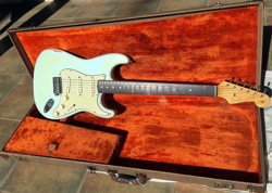 FENDER STRATOCASTER ALL ORIGINAL AND REFINISHED IN SONIC BLUE