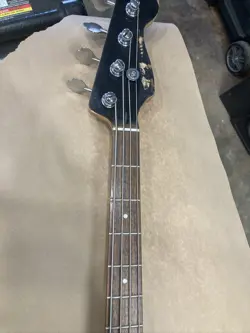 FENDER J-BASS