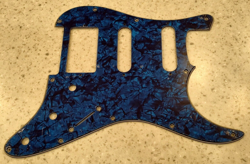 PICKGUARD IN BLUE