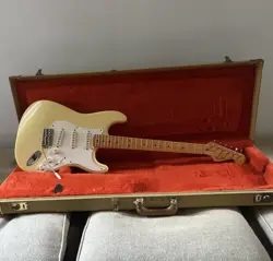 BLONDE STRAT AMERICAN