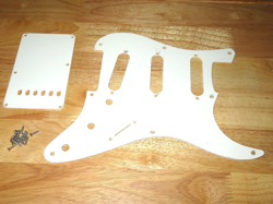 FENDER  2023 USA WHITE 1 PLY AMERICAN VINTAGE II STRATOCASTER PICKGUARD TREMOLO