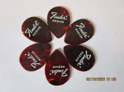 6 PACK OF VINTAGE 70S FENDER MEDIUM 358 SHAPE CELLULOID GUITAR PICKS NOS #663