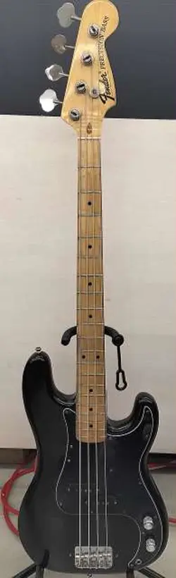 FENDER USA PRECISION BASS GUITAR TYPE