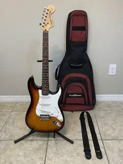 BEAUTIFUL FENDER SQUIRE STRATOCASTER STANDARD 20TH ANNIVERSARY MODEL SUNBURST