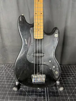 SQUIER BY FENDER EDUCATIONAL SERIES - ELECTRIC BASS GUITAR