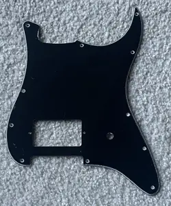 FITS FENDER STRATOCASTER TOM DELONGE USA OR MIM PICKGUARD 11-HOLE 3 PLY BLACK