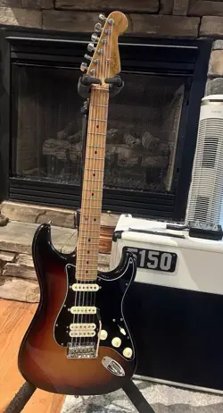 2001 FENDER STRATOCASTER DELUXE / WITH HARD CASE