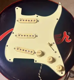 GENUINE FENDER ULTRA HOT NOISELESS STRATOCASTER SSS LOADED PICKGUARD USA SPECS