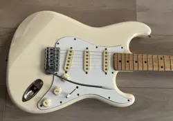 1982 STRATOCASTER 72