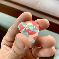 GUITAR PICK THIN-