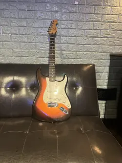 FENDER STRATOCASTER MEXICAN STANDARD 2011