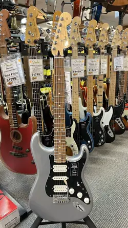 FENDER PLAYER STRATOCASTER 6 STRING PAU FERRO FINGERBOARD ELECTRIC GUITAR - SILVER