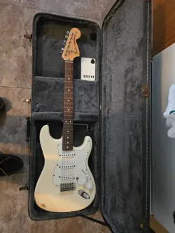 CLASSIC SERIES '70S STRATOCASTER, ROSEWOOD FINGERBOARD, OLYMPIC WHITE