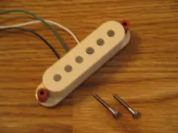 FENDER 2008 USA WHITE SAMARIUM COBALT NOISELESS STRATOCASTER NECK PICKUP SCN