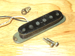FENDER 1975 GREY BOTTOM MUSTANG DUO SONIC OR MUSIC MASTER BRIDGE PICKUP