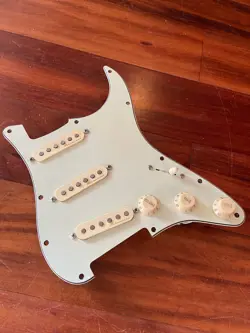 PICKUPS AGED WHT/GRN