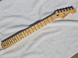 2023 FENDER PLAYER SERIES STRATOCASTER MAPLE NECK MIM STRAT