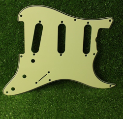 VINTAGE 59 PICKGUARD 8 HOLE FOR FENDER STRAT WIDE BEVEL - MINT GREEN V1