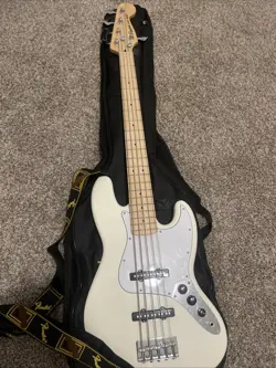 FENDER SQUIRE JAZZ BASS 5 STRING OLYMPIC WHITE