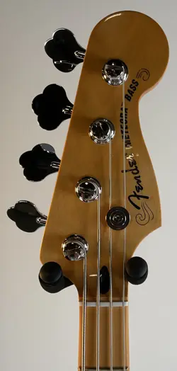 FENDER PLAY