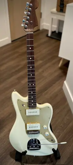 2017 FENDER LE