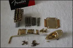 FENDER RELIC STRATOCASTER GOLD 2 3/16