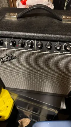 FENDER CHAMPION 40 COMBO GUITAR AMP